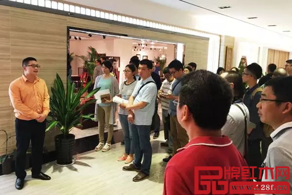 采风团到红古轩进行参观采风走访