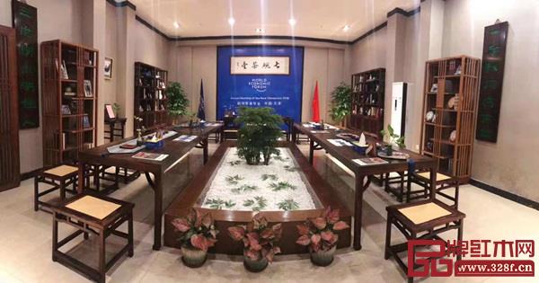 志成红木“耕梨”新中式系列2018天津夏季达沃斯论坛明星产品《七碗茶台》打造的“七碗茶室”